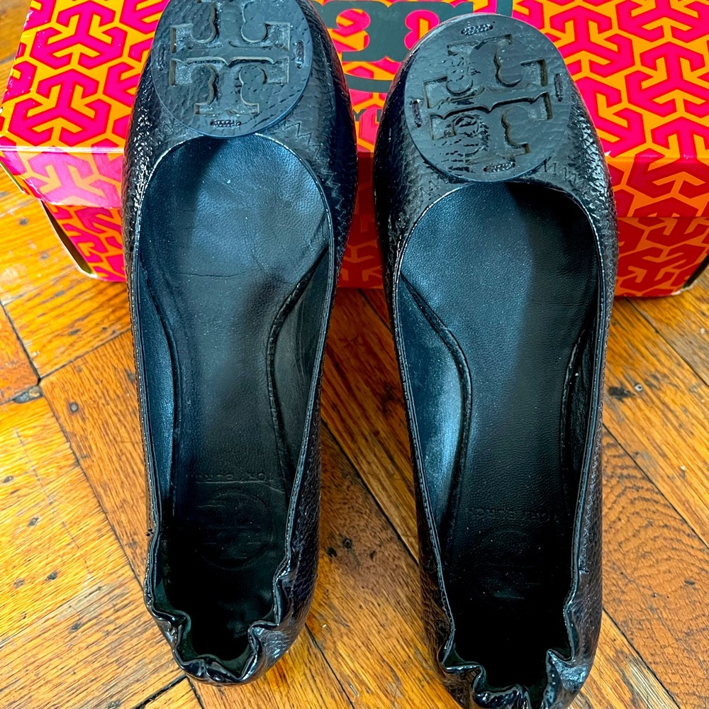 Tory Burch Navy Blue. Ballet flats. Size 6.5. Worn once. With Box